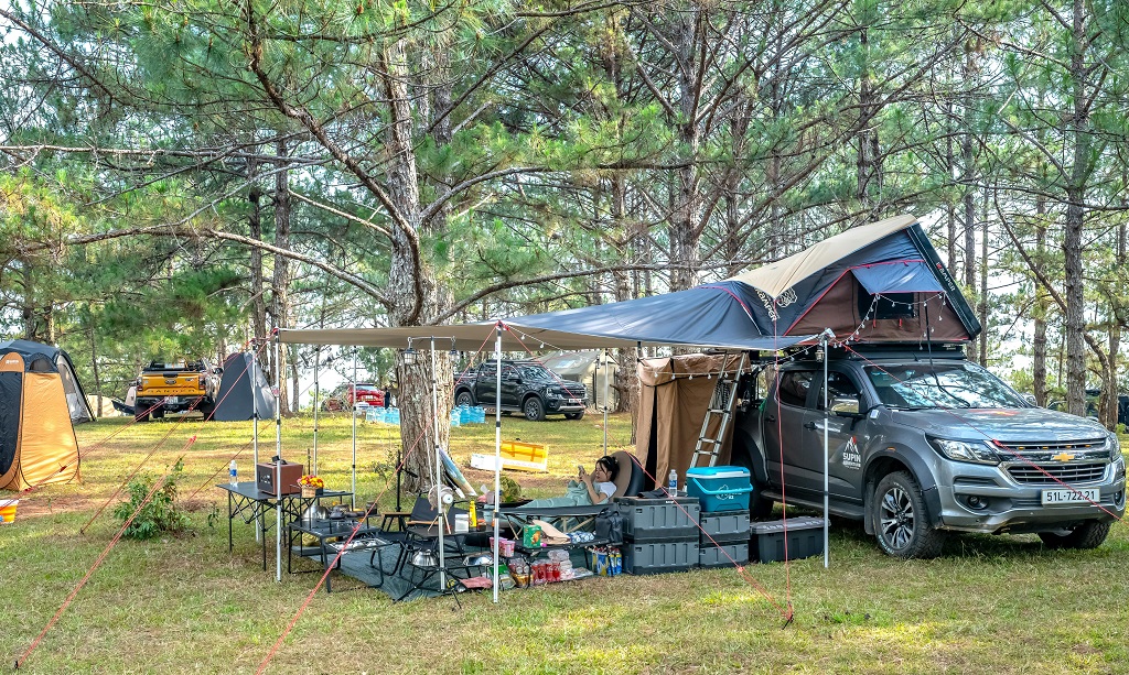 ideal car camping setup at a campsite